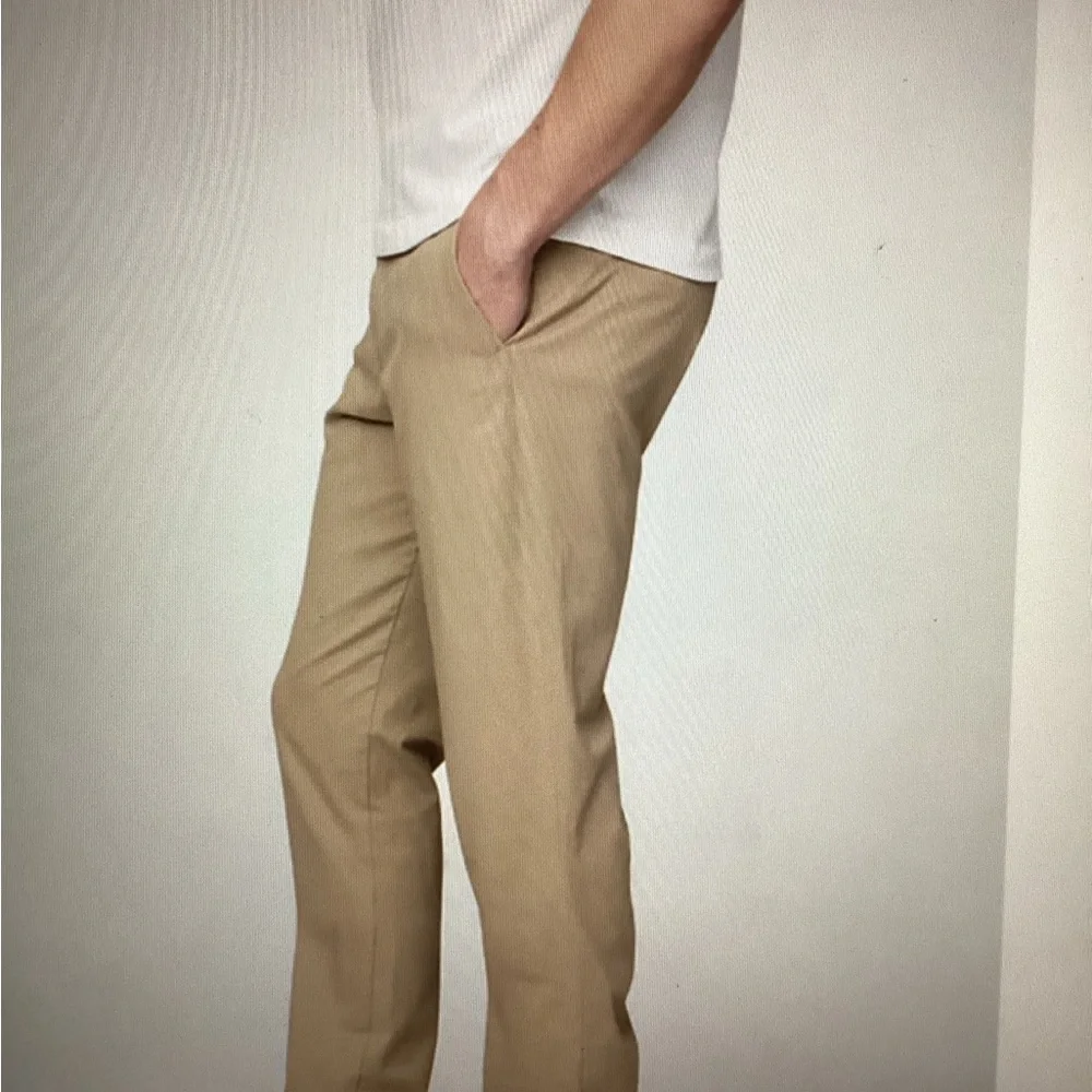 GAP NWT 29 X 30 Slim Fit Men's Khaki Chinos 90+ cotton - Picture 3 of 9